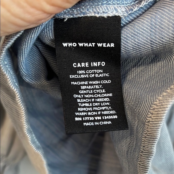 WHO WHAT WEAR 3/4 Sleeve Smocked Peplum Chambray Top, Size M - Picture 8 of 8